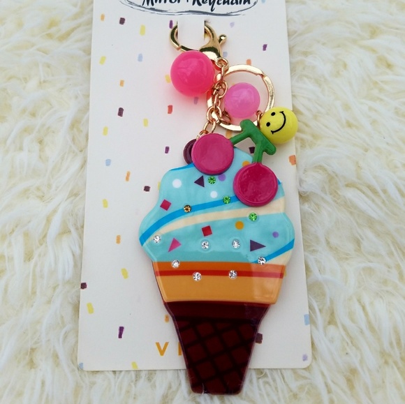 Soft serve mirror key chain - Picture 2 of 3